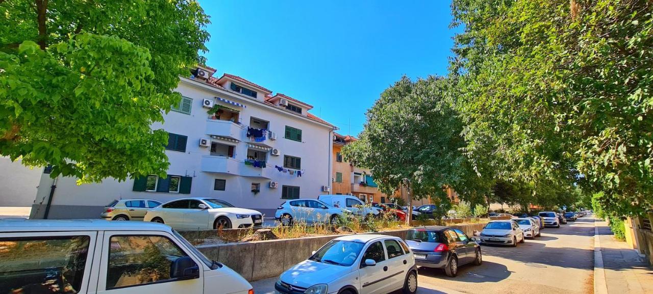 Attic Split Apartment Near City Centre Экстерьер фото