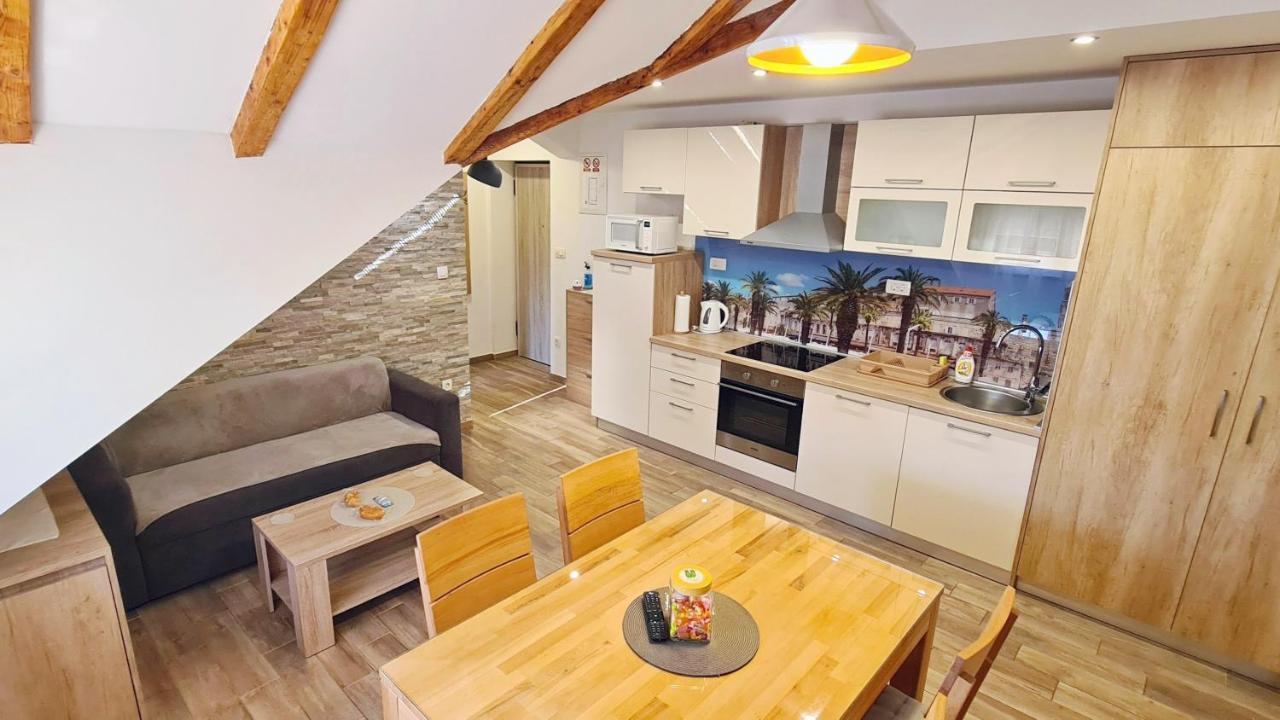 Attic Split Apartment Near City Centre Экстерьер фото