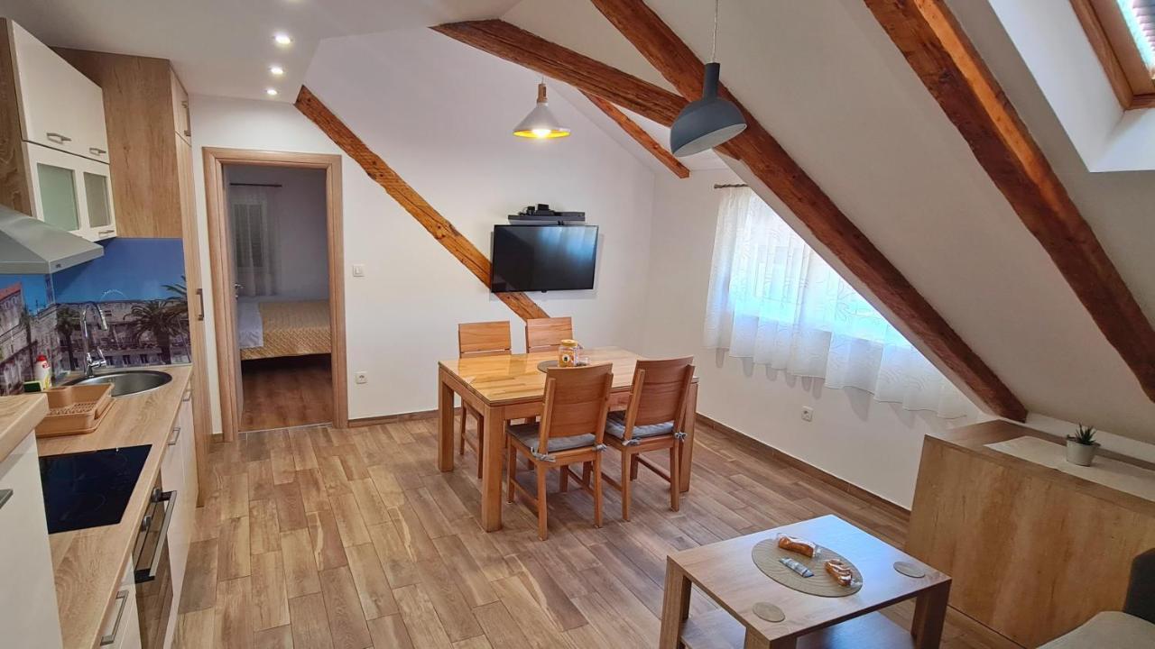 Attic Split Apartment Near City Centre Экстерьер фото