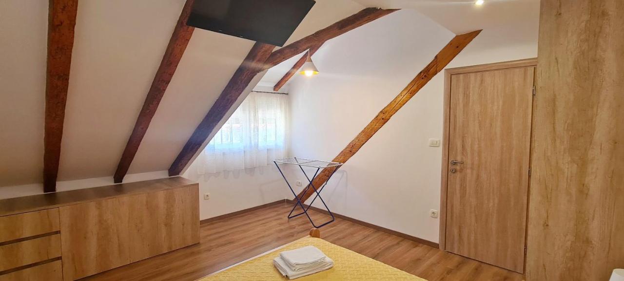 Attic Split Apartment Near City Centre Экстерьер фото